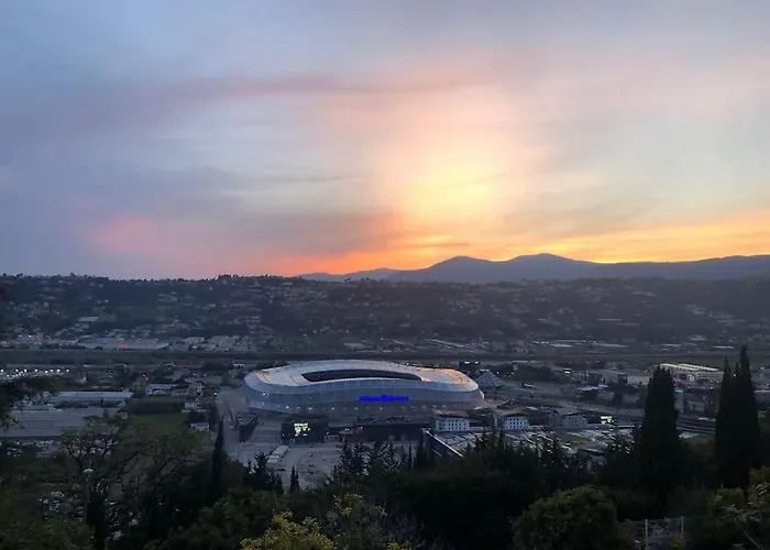 Amorepp Studio Design Pres Stade Allianz Riviera